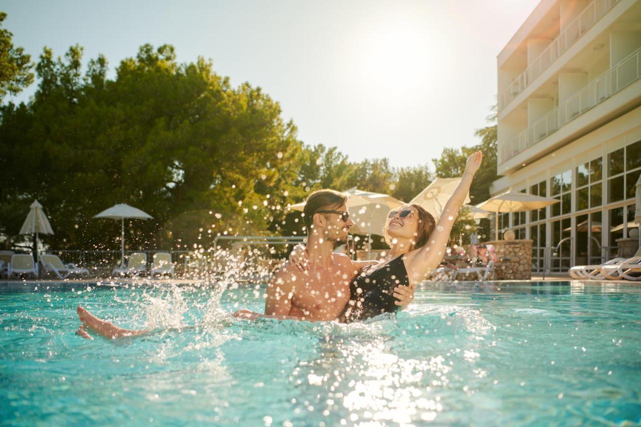 Bluesun Hotel Borak Bol Exterior photo